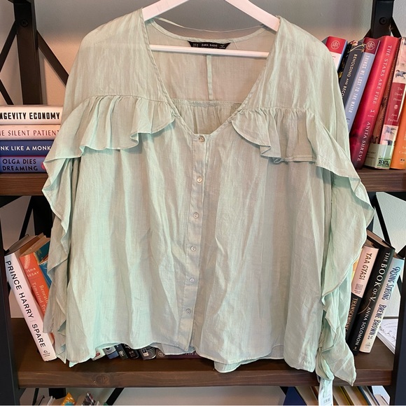 NWT ZARA Basics Sea Foam Ruffle Top Size M - Picture 1 of 4